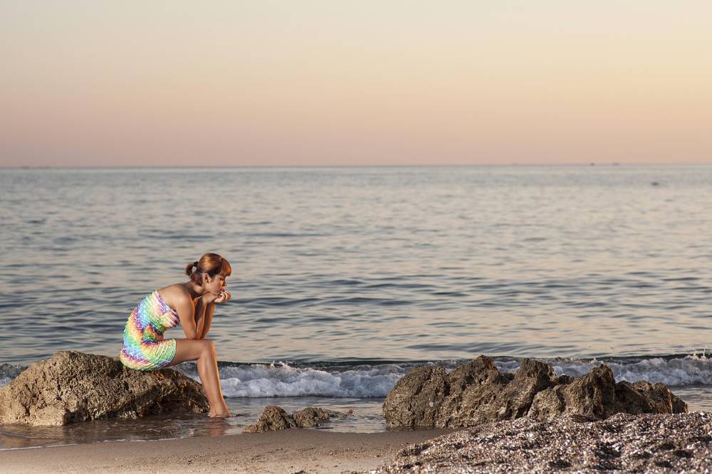 Síndrome postvacacional: la verdad que alivia tu vuelta síndrome postvacacional, tristeza final vacaciones